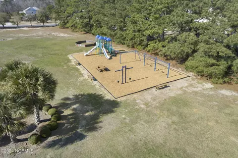 View/Area - 321 E Island View Dr, Hampstead, NC 28443 photo 8 of 14