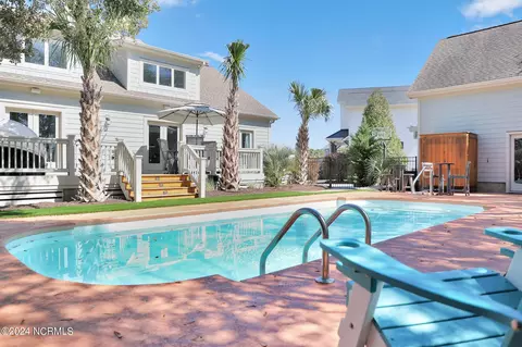 Exterior - 321 E Island View Dr, Hampstead, NC 28443 photo 12 of 30