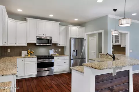 Kitchen - 321 E Island View Dr, Hampstead, NC 28443 photo 6 of 6