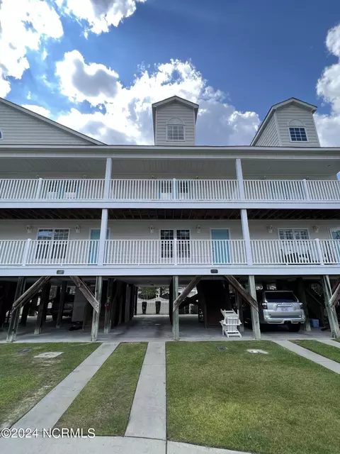 45 Lisas Ct, White Lake, NC 28337