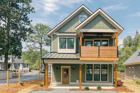 894 N Ashe St, Southern Pines, NC 28387