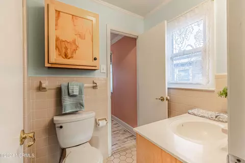 Bath - 407 37th St, Sunset Beach, NC 28468 photo 2 of 3