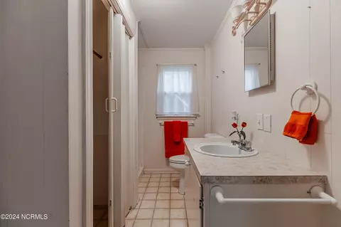 Bath - 407 37th St, Sunset Beach, NC 28468 photo 3 of 3