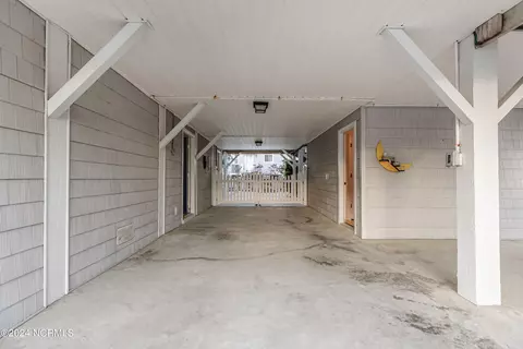 Exterior - 407 37th St, Sunset Beach, NC 28468 photo 6 of 7