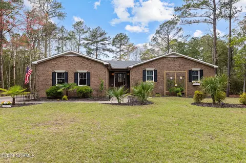 1107 Harbour Pointe Dr, New Bern, NC 28560