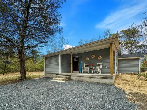 152 Utley St, Aberdeen, NC 28315