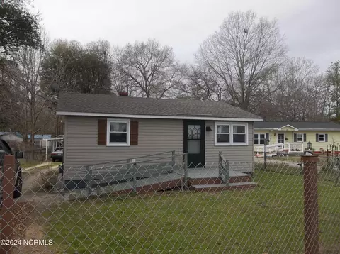 140 School St, Rockingham, NC 28379