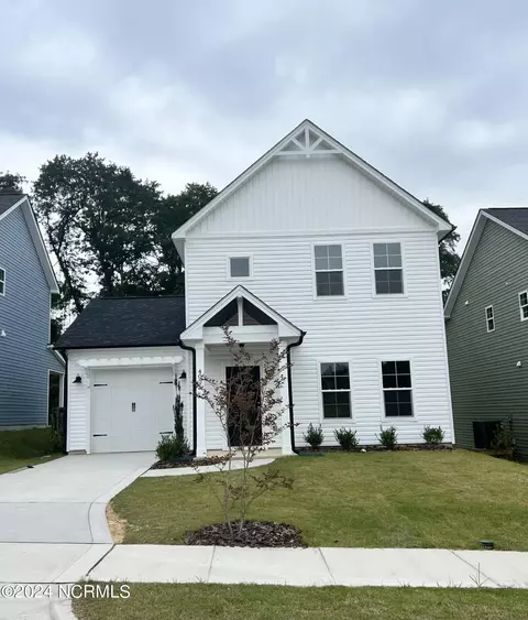 405 Kendall Dr, Southern Pines, NC 28387