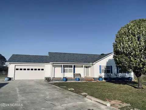 124 Gum Cir, Newport, NC 28570