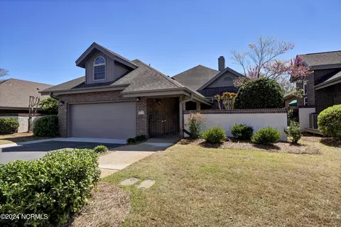 3715 Reston Ct, Wilmington, NC 28403