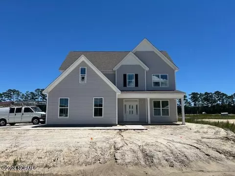 600 Larkspur Ln, Hubert, NC 28539