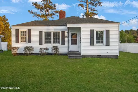 120 Stratford Rd, Jacksonville, NC 28540