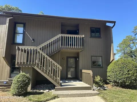 10 Pine Tree Rd Apt 105 C # 105 C, Pinehurst, NC 28374