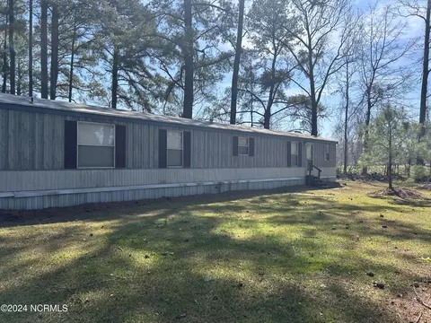 4639 Cal Jones Rd, Ayden, NC 28513