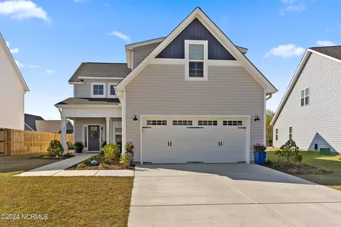 204 W Yellow Lois Dr, Hampstead, NC 28443