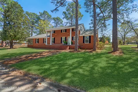 103 Wallace St, Hamlet, NC 28345