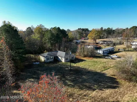 80 Landover Ln, Roanoke Rapids, NC 27870