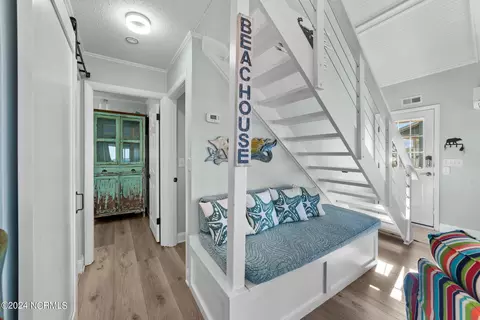 Entry Way - 456 Queen Anne Dr, Bath, NC 27808 photo 1 of 1
