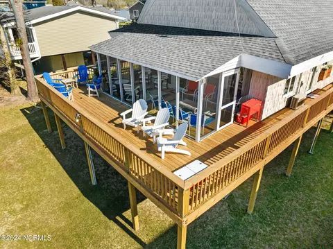 Exterior - 456 Queen Anne Dr, Bath, NC 27808 photo 5 of 10
