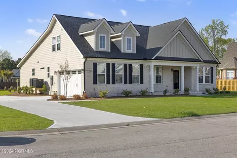 5216 Lone Eagle Ct, Wilmington, NC 28409