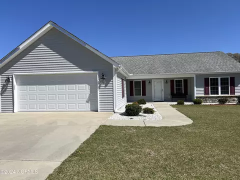 85 Plantation Oaks Dr, New Bern, NC 28560