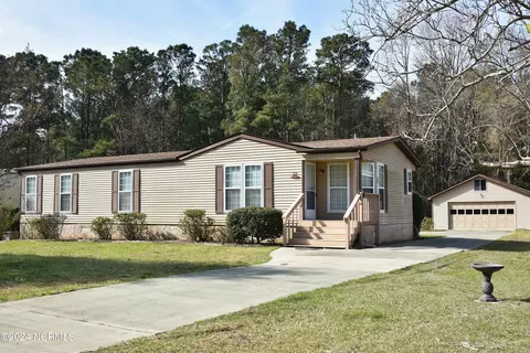 166 Champion Dr, Hampstead, NC 28443
