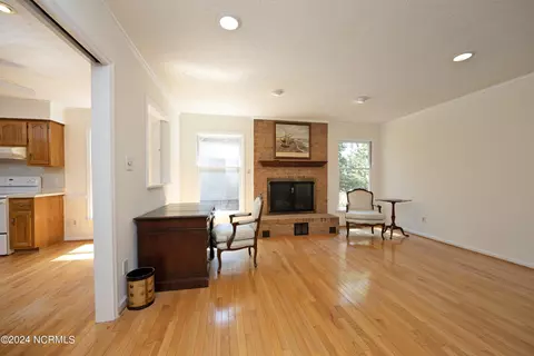 Living - 320 Lake Forest Dr, Pinehurst, NC 28374 photo 3 of 3