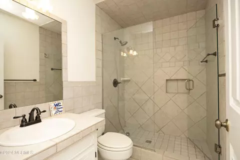 Bath - 320 Lake Forest Dr, Pinehurst, NC 28374 photo 1 of 2