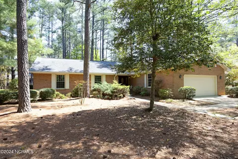 Exterior - 320 Lake Forest Dr, Pinehurst, NC 28374 photo 2 of 11