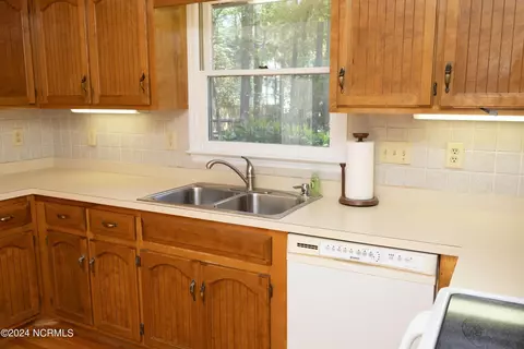 Kitchen - 320 Lake Forest Dr, Pinehurst, NC 28374 photo 3 of 3