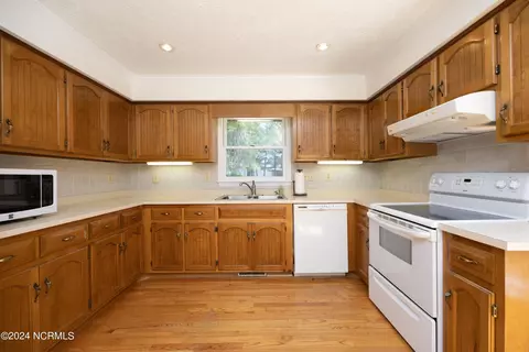 Kitchen - 320 Lake Forest Dr, Pinehurst, NC 28374 photo 1 of 3