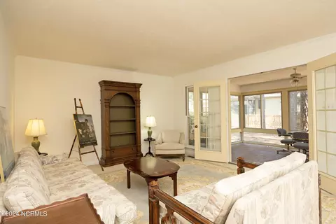 Living - 320 Lake Forest Dr, Pinehurst, NC 28374 photo 2 of 3