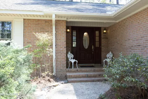Exterior - 320 Lake Forest Dr, Pinehurst, NC 28374 photo 5 of 11