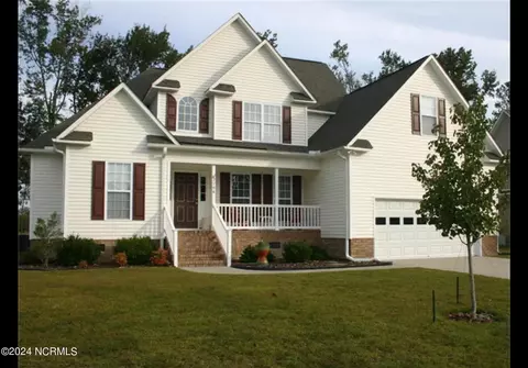 2706 River Chase Dr, Greenville, NC 27858
