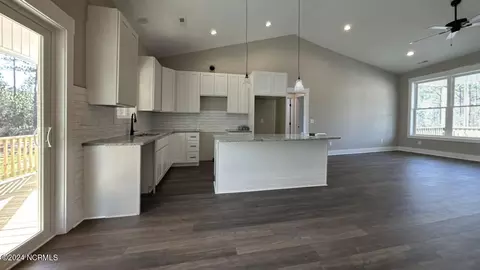 951 Wimberley Rd, Boiling Spring Lakes, NC 28461 photo 8