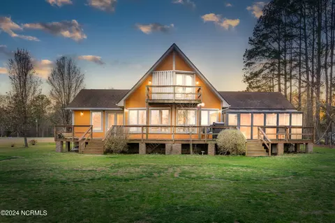811 Swains Mill Rd, Harrellsville, NC 27942
