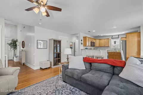 106 Emerson Ct, Hampstead, NC 28443 photo 6