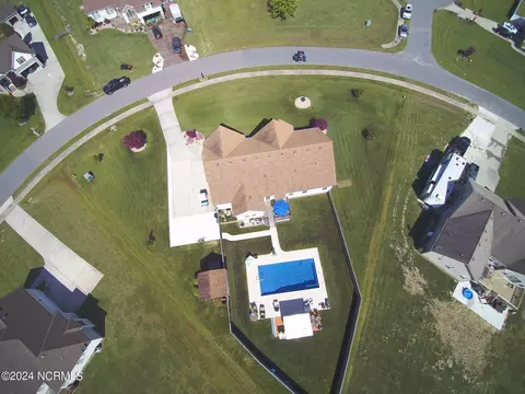 116 Creekside Dr, Moyock, NC 27958