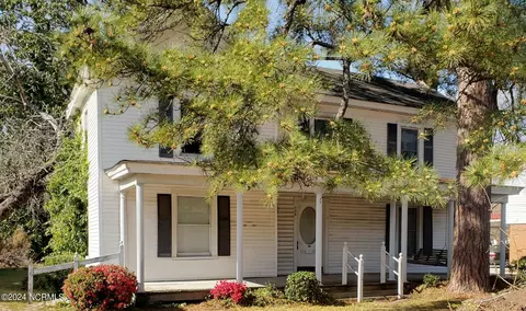 126 W Simmons Ave, Williamston, NC 27892
