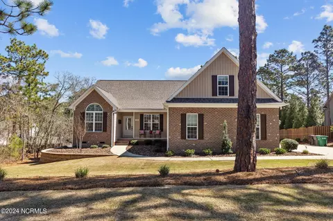 16 Wampanoag Ln, Pinehurst, NC 28374
