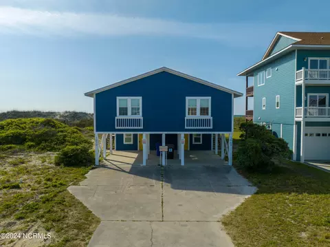 3068 Island Dr, North Topsail Beach, NC 28460
