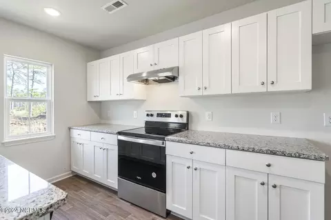 Kitchen - 960 Downing Rd, Boiling Spring Lakes, NC 28461 photo 2 of 3
