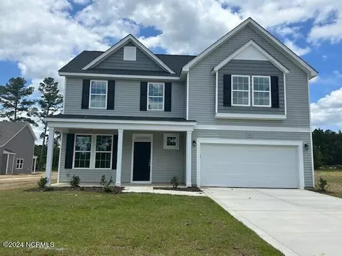 197 Pinnacle Ct, Raeford, NC 28376