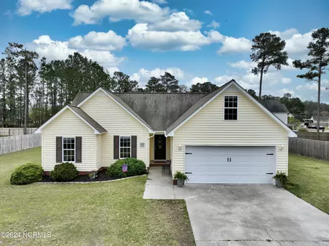 104 Secretariat Dr, Havelock, NC 28532