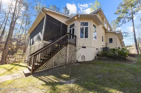 Exterior - 919 Potomac Dr, Chocowinity, NC 27817 photo 5 of 14