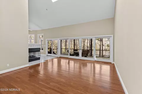 Living - 919 Potomac Dr, Chocowinity, NC 27817 photo 3 of 4