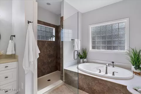 Bath - 10 Minikahada Trl, Pinehurst, NC 28374 photo 2 of 10
