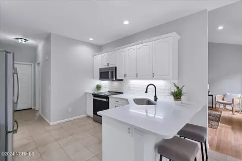 Kitchen - 10 Minikahada Trl, Pinehurst, NC 28374 photo 4 of 10