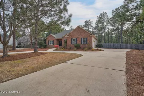 Exterior - 10 Minikahada Trl, Pinehurst, NC 28374 photo 4 of 15