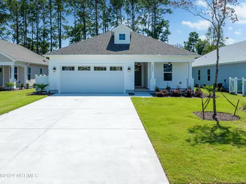 2495 Lake Ridge Dr, Southport, NC 28461
